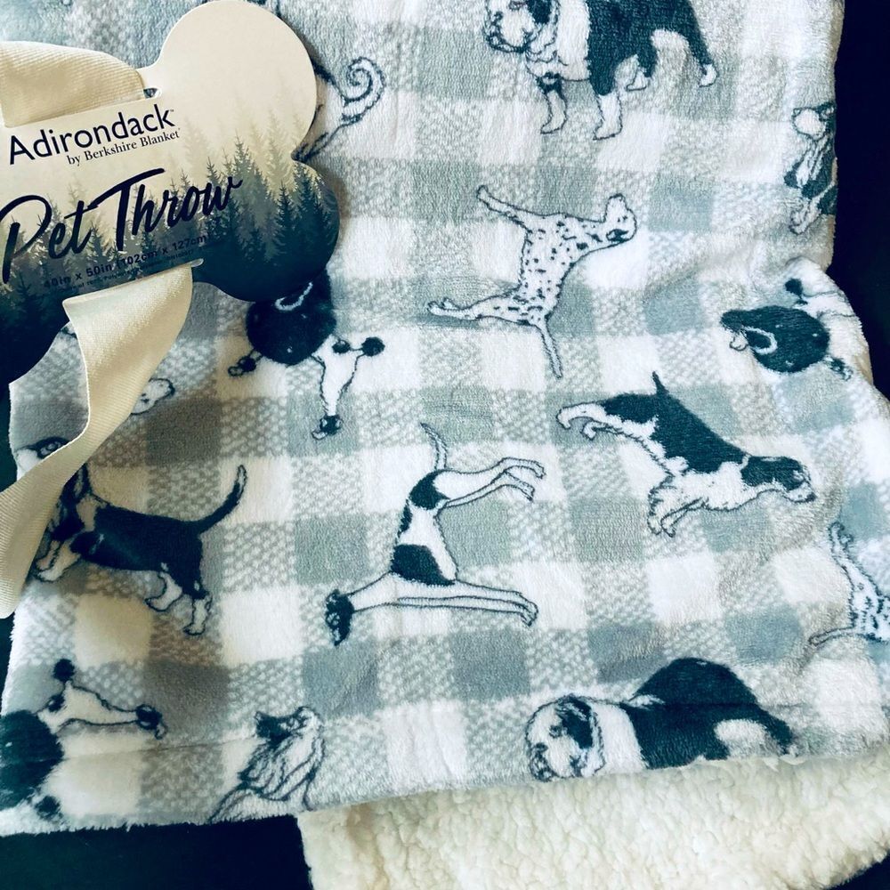 NWT Adirondack Dog Gray Check Plush Sherpa Throw Blanket